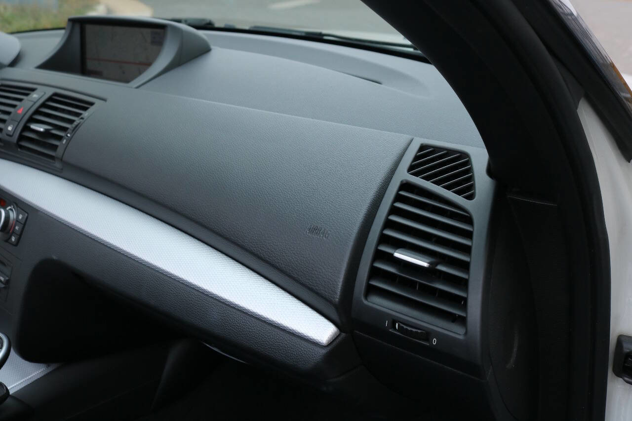 Used 2013 BMW 135i Convertible image 30