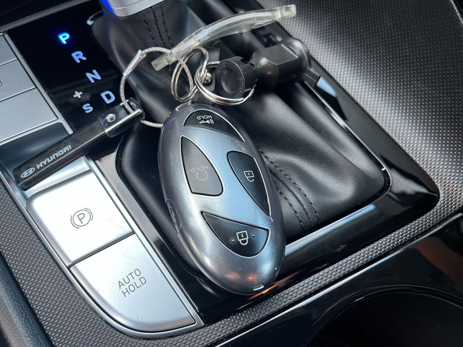 Used 2025 Hyundai Elantra Limited image 22