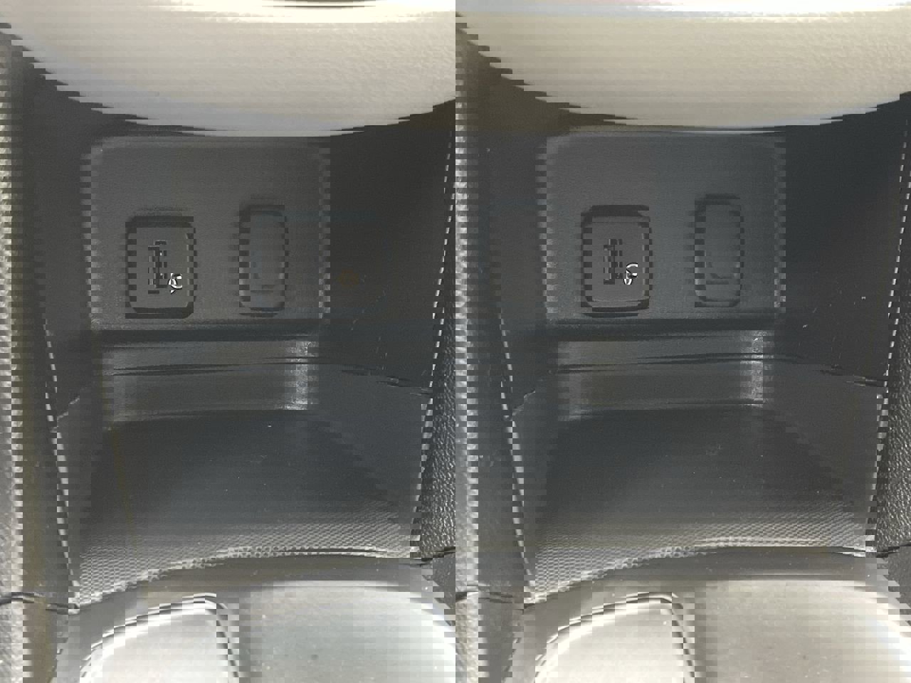 Used 2018 Chevrolet Equinox LS image 19