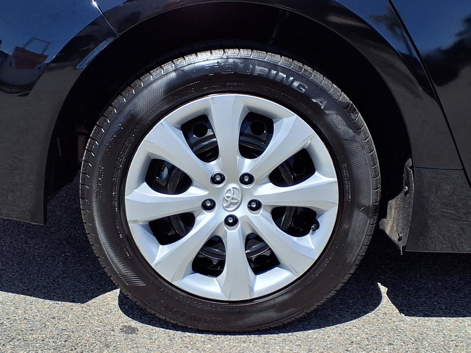 Used 2024 Toyota Corolla LE FWD image 7