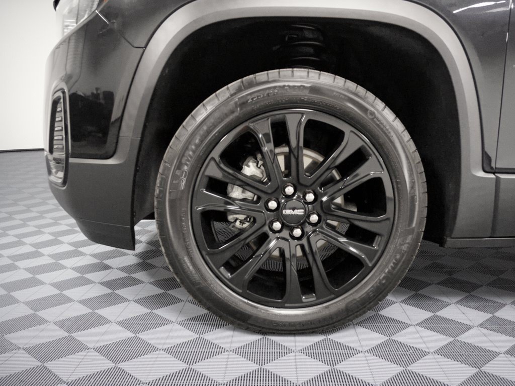 Used 2023 GMC Acadia SLE w/ Driver Convenience Package FWD image 13