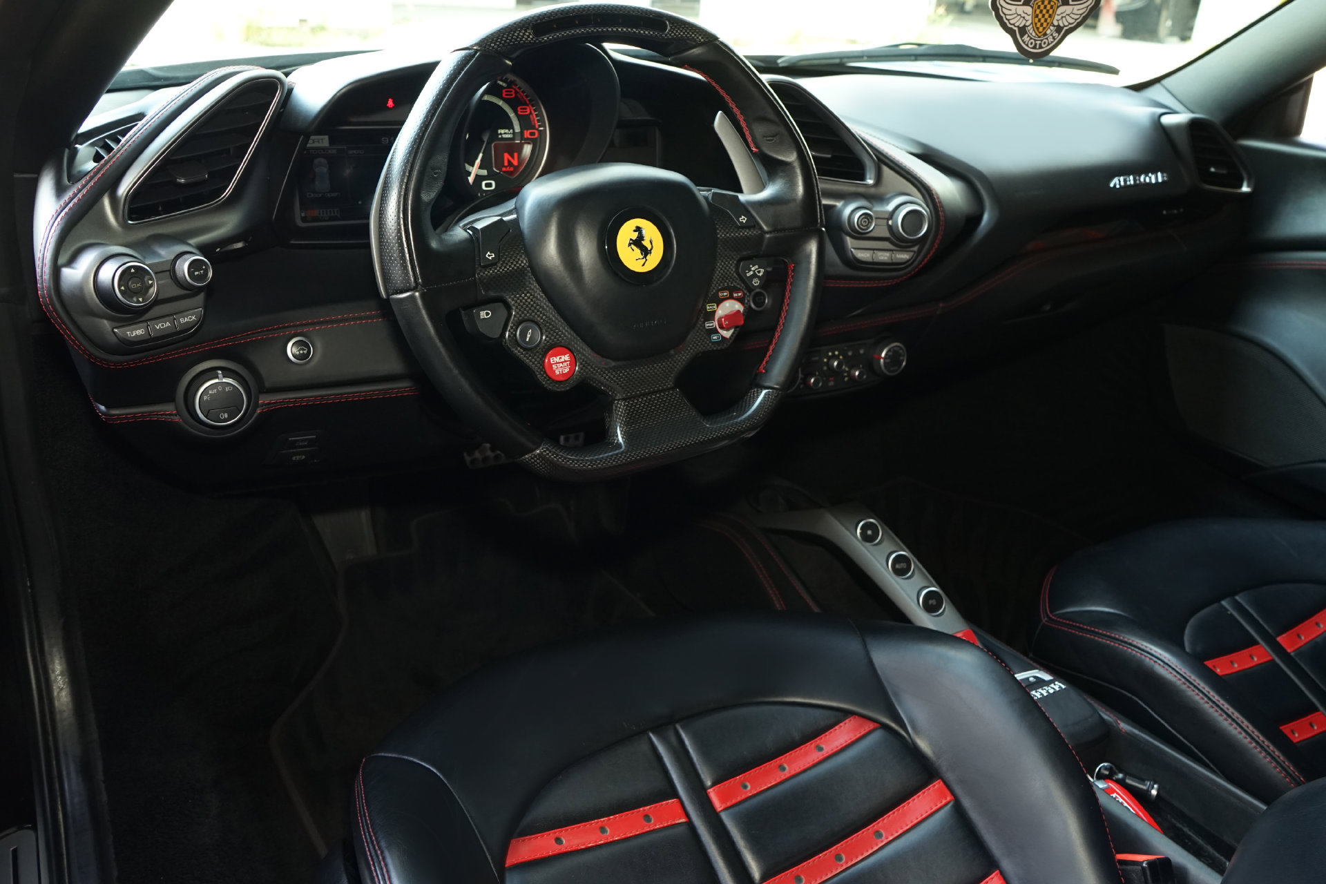 Used 2017 Ferrari 488 GTB RWD image 9