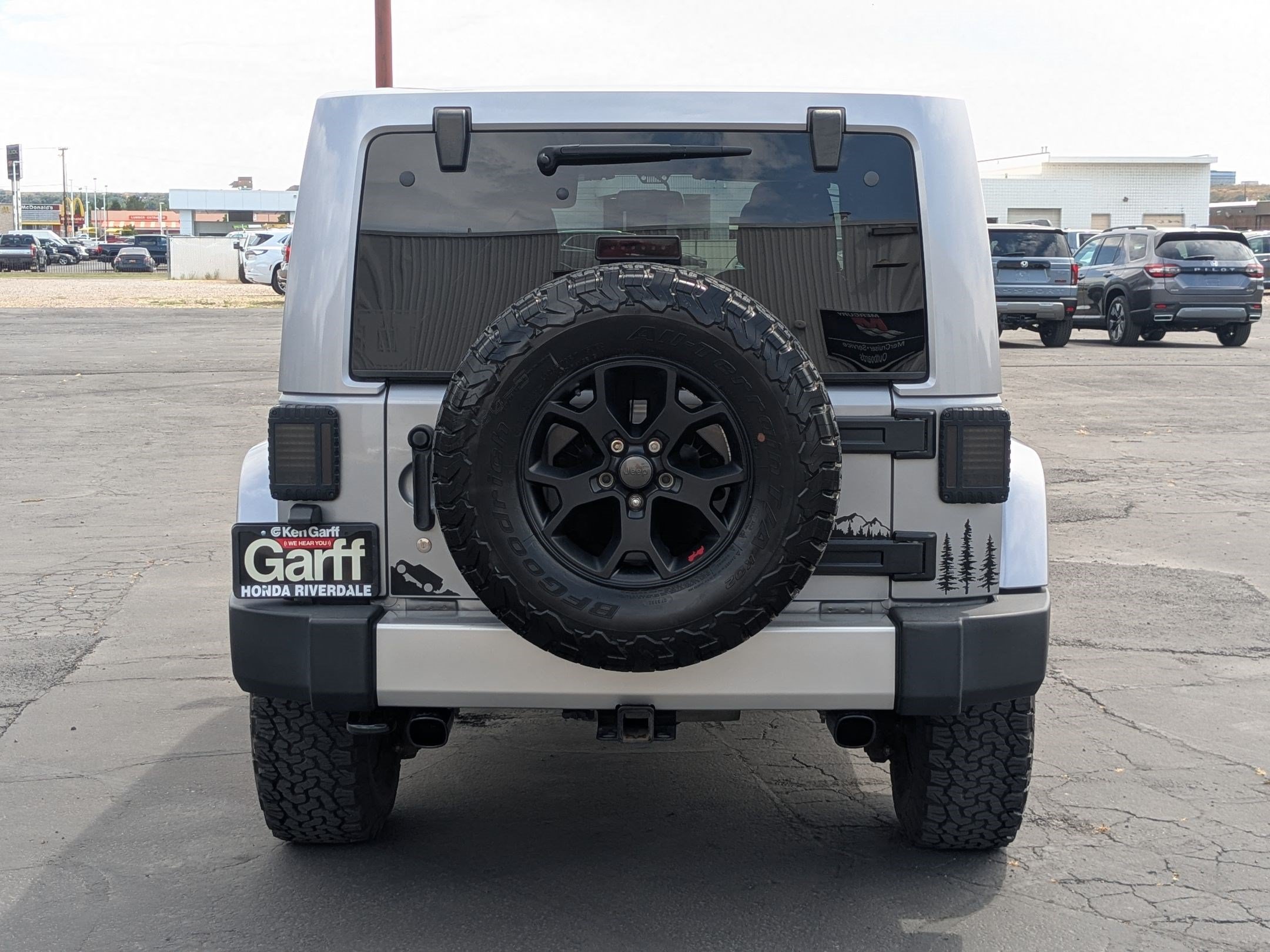 Used 2014 Jeep Wrangler Unlimited Sahara w/ Max Tow Package AWD/4WD image 7
