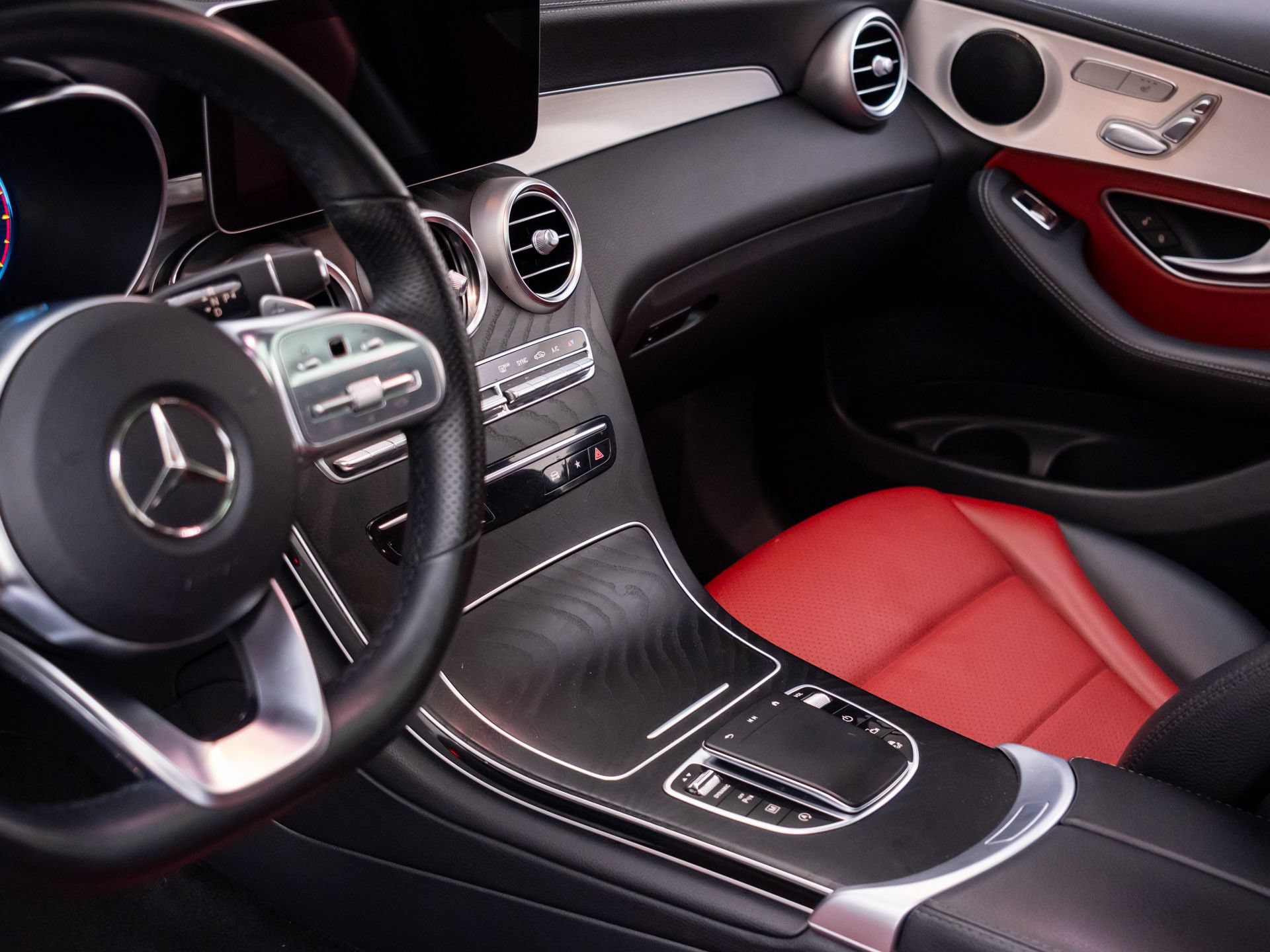 Used 2022 Mercedes-Benz GLC 300 4MATIC Coupe image 11