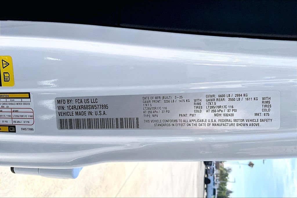 Certified 2025 Jeep Wrangler Unlimited Rubicon 4xe w/ Convenience Group AWD/4WD image 33