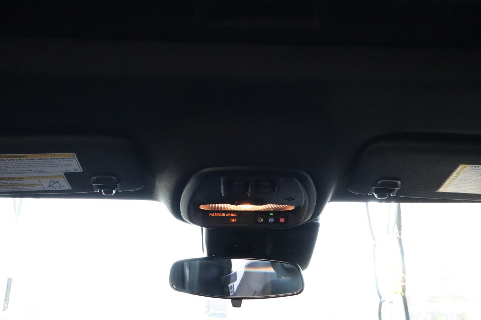 Used 2025 Chevrolet Trax RS w/ Sunroof Package FWD image 33