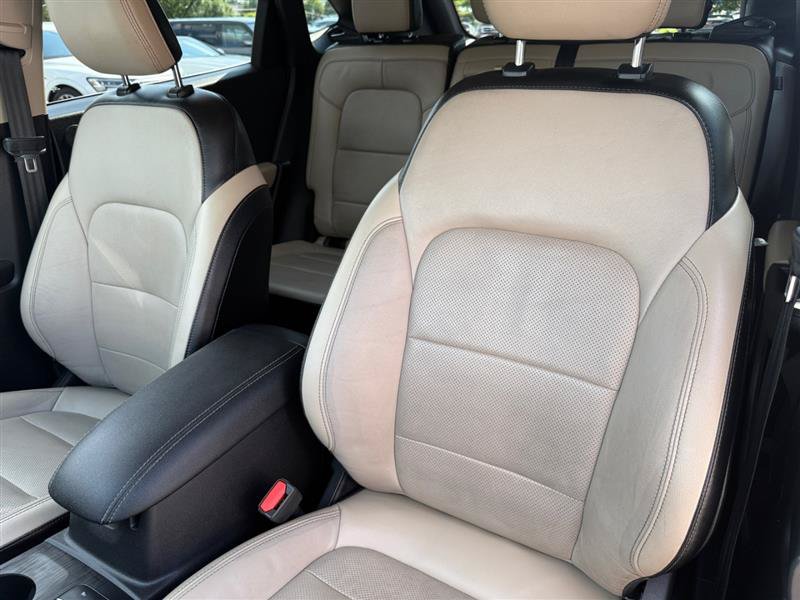 Used 2020 Ford Escape Titanium AWD/4WD image 11