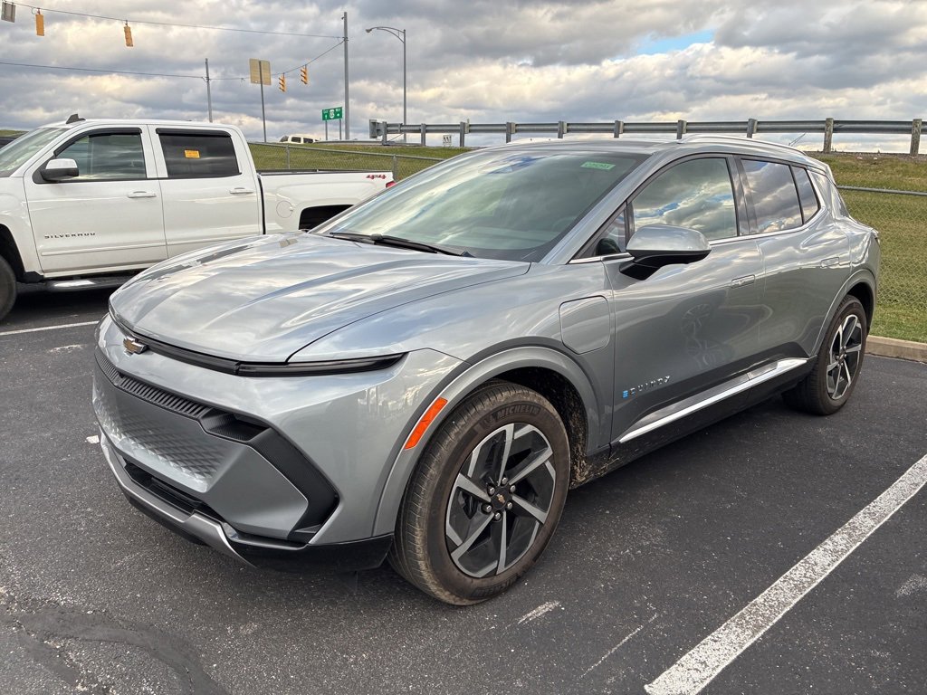 New 2025 Chevrolet Equinox EV LT image 3