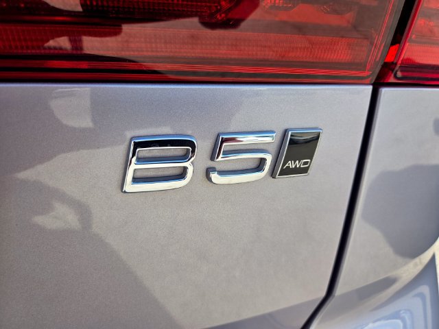 Certified 2026 Volvo XC60 B5 Plus AWD/4WD image 10