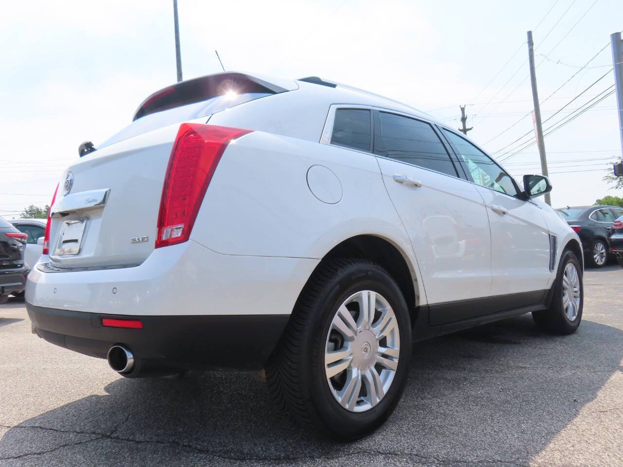 Used 2016 Cadillac SRX Luxury w/ Driver Awareness Package FWD image 24