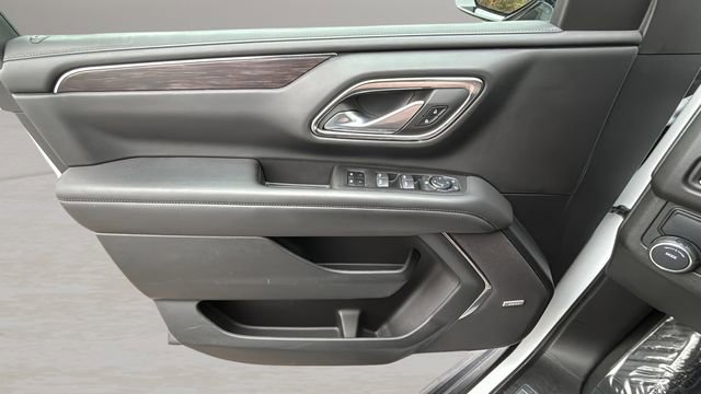 Used 2024 Chevrolet Suburban LT image 17