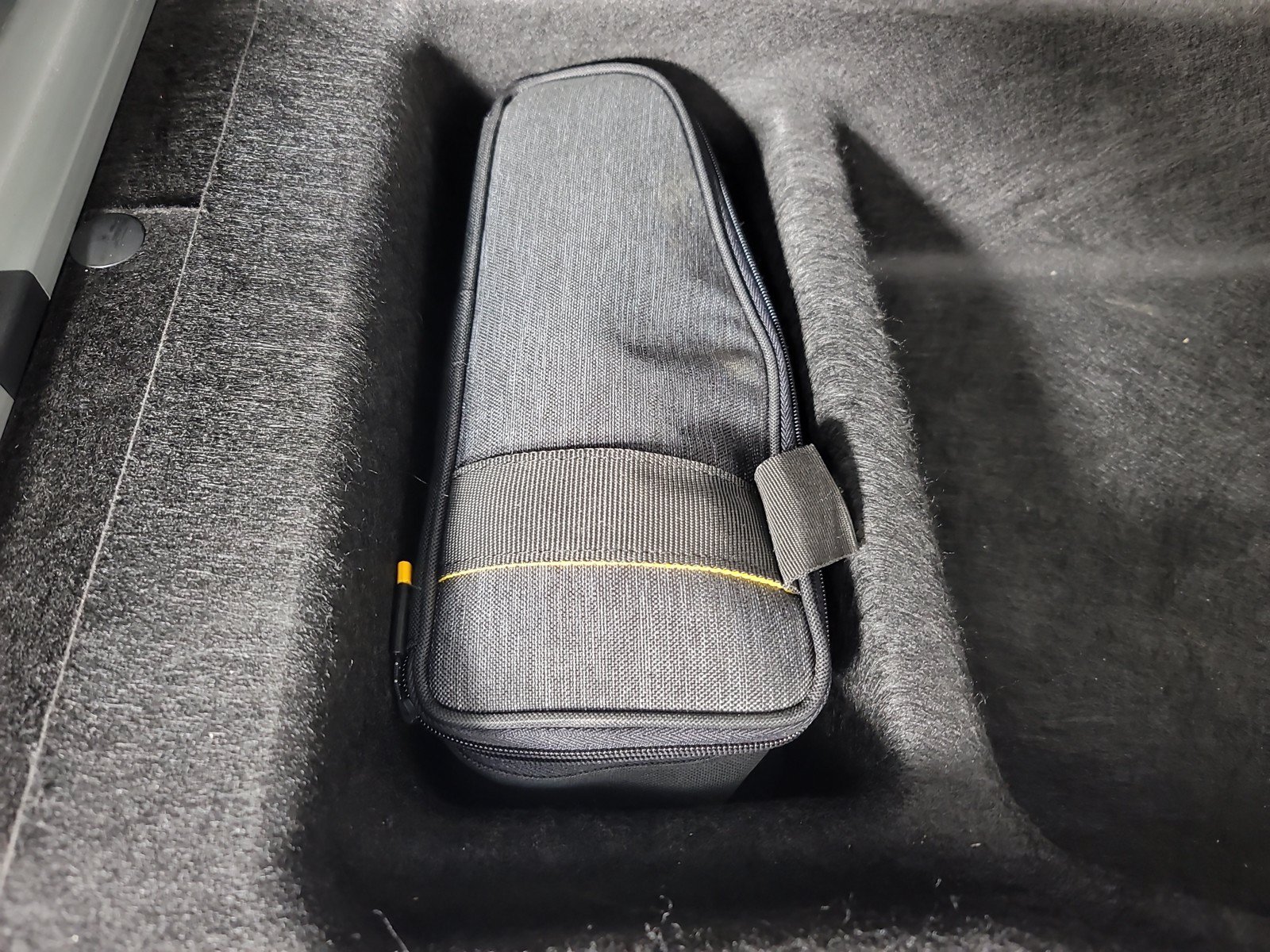 Used 2024 Rivian R1S Adventure AWD/4WD image 34