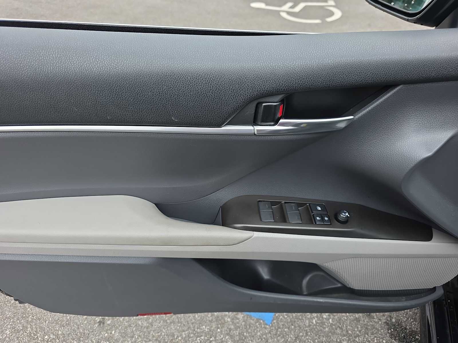 Used 2021 Toyota Camry SE image 17