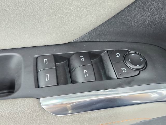 Used 2025 Chevrolet Traverse LT FWD image 35
