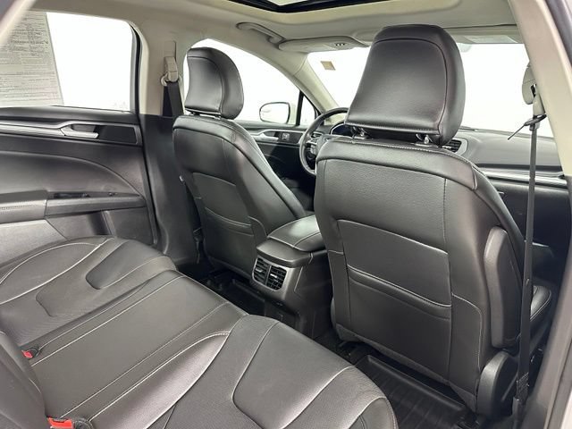 Used 2016 Ford Fusion Titanium FWD image 29