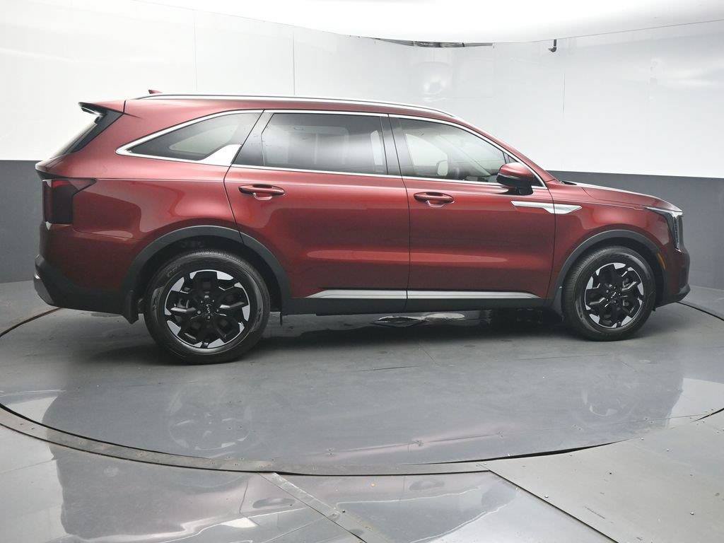 Used 2025 Kia Sorento S FWD image 8