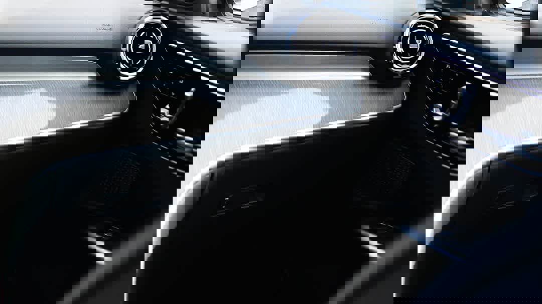 Certified 2025 Mercedes-Benz C 300 Sedan image 17