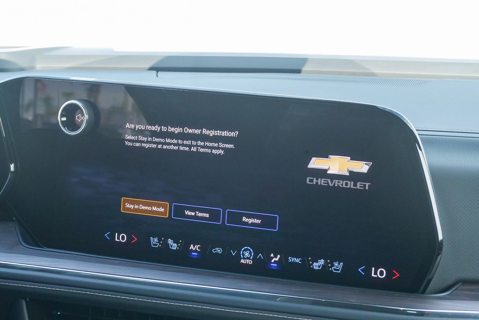 New 2026 Chevrolet Suburban Premier w/ Sun And Tow Package AWD/4WD image 13