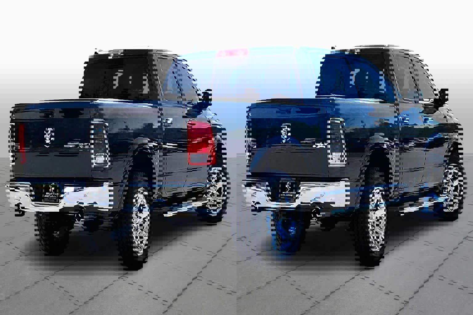 Used 2017 RAM 1500 Laramie w/ Convenience Group image 12