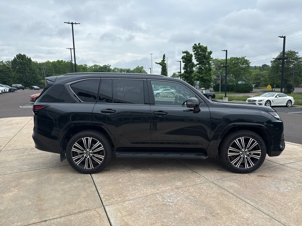 New 2026 Lexus LX 600 4WD w/ Luxury Package image 4