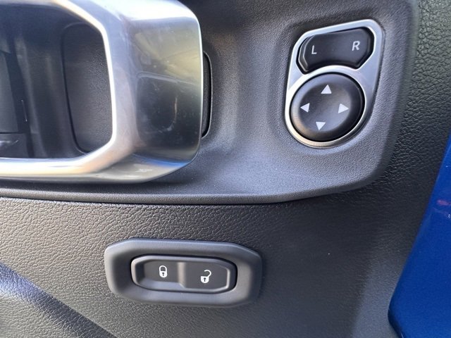 New 2025 Jeep Gladiator Willys image 18