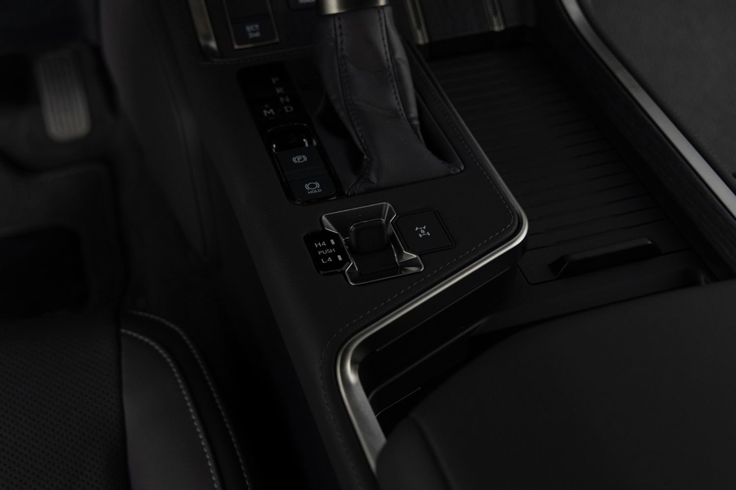 Used 2024 Lexus GX 550 w/ Accessory Package (2T) image 37