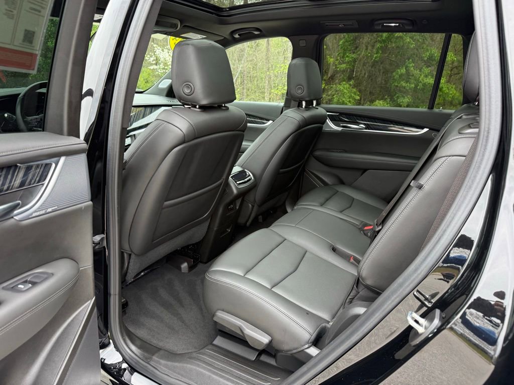 Used 2024 Cadillac XT6 Premium Luxury w/ LPO, Floor Liner Package image 28