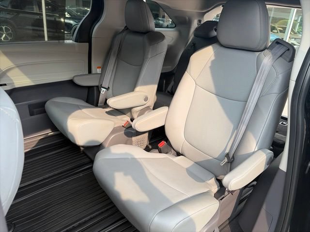 Used 2021 Toyota Sienna XLE w/ XLE Plus Package AWD/4WD image 27