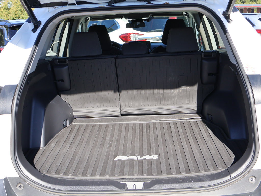Used 2021 Toyota RAV4 XLE w/ Convenience Package AWD/4WD image 15