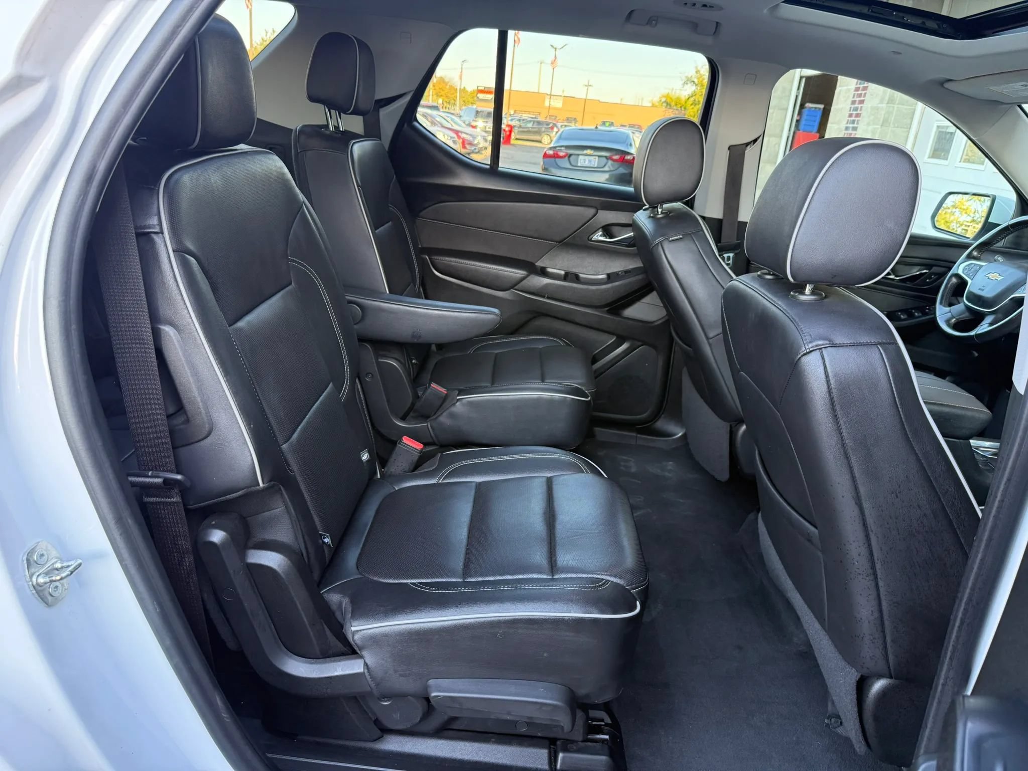 Used 2021 Chevrolet Traverse High Country w/ LPO, Cargo Package AWD/4WD image 40