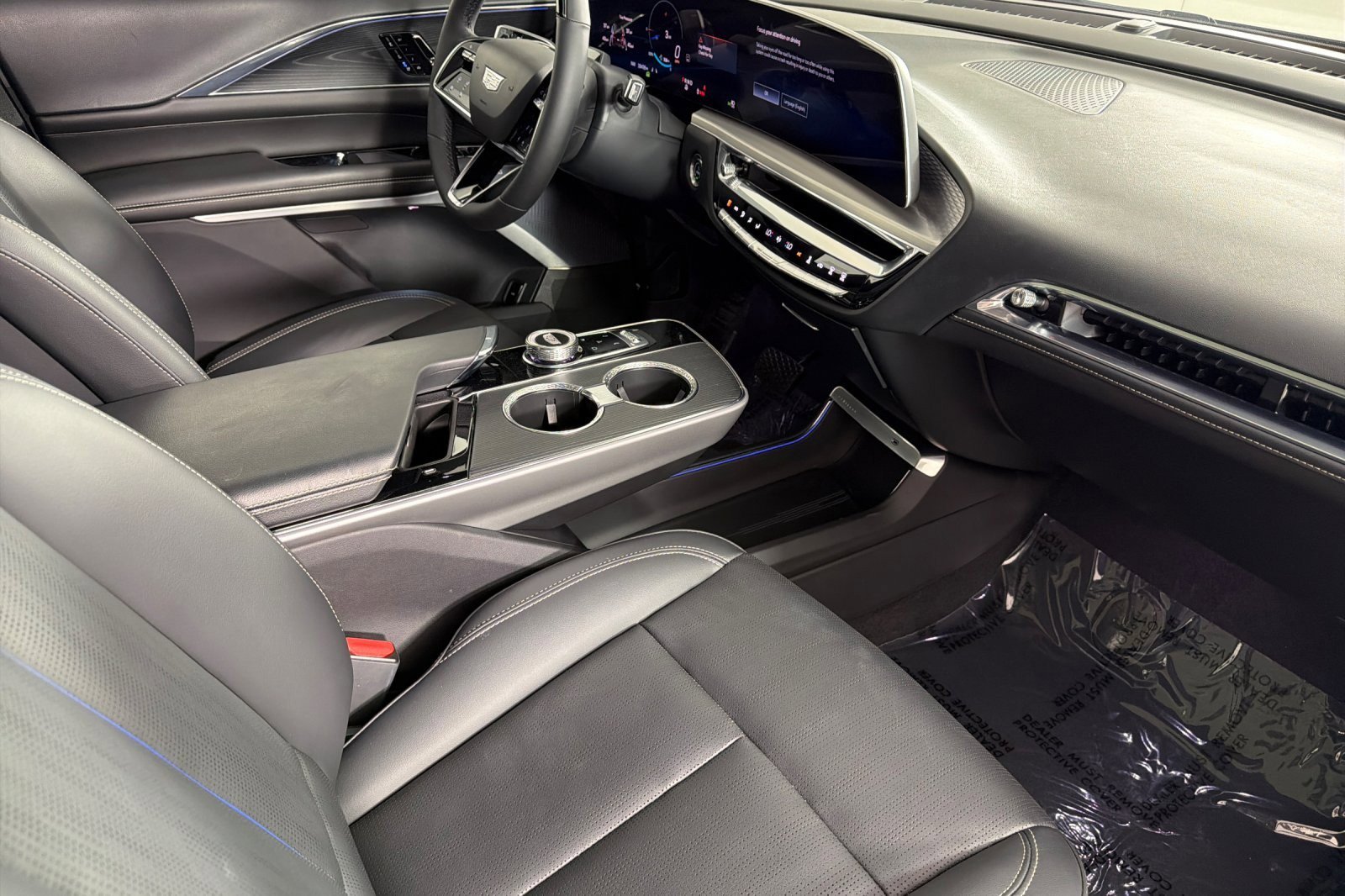 Used 2024 Cadillac Lyriq Luxury image 15