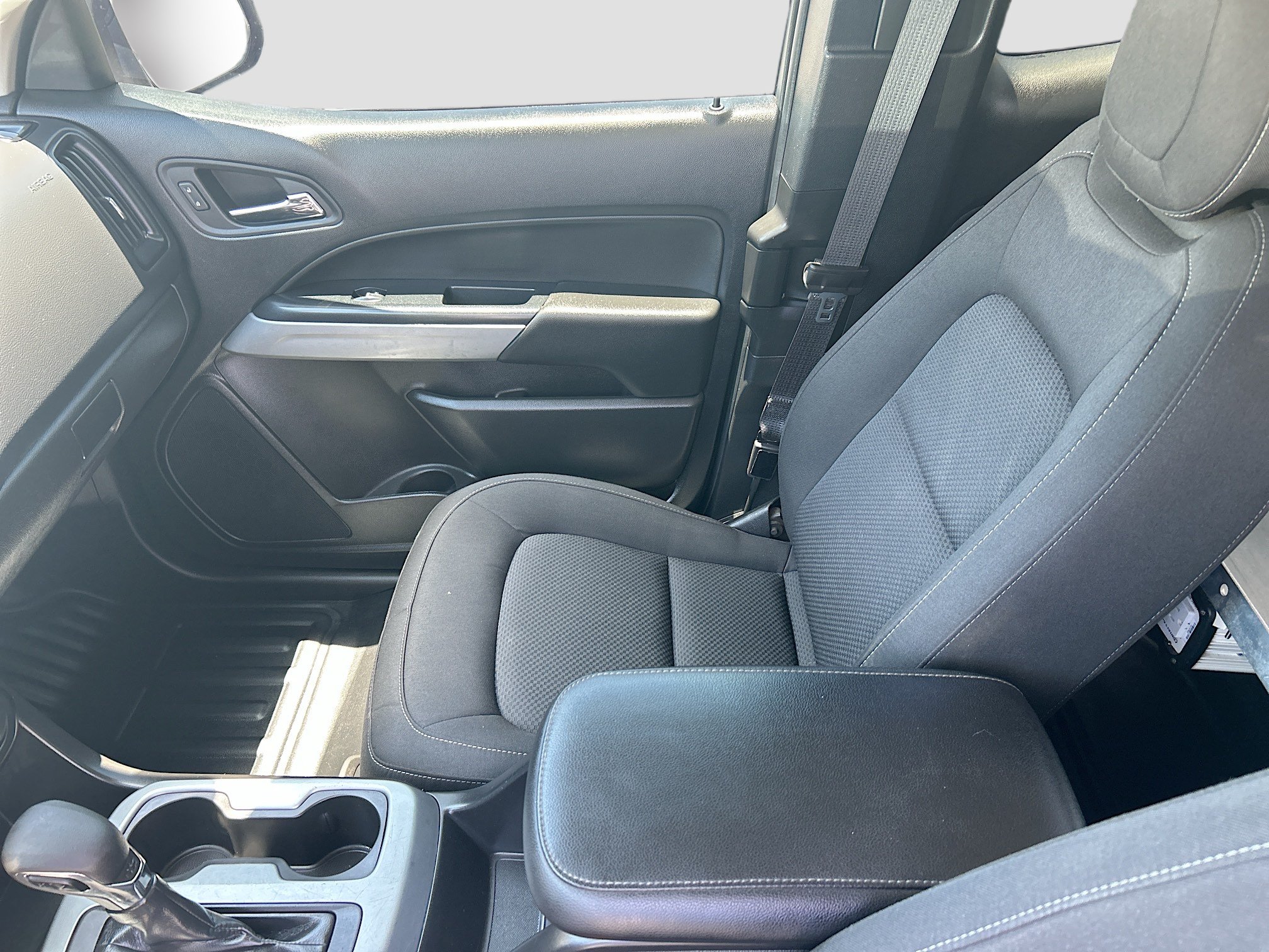 Used 2022 Chevrolet Colorado LT w/ Fleet Safety Package RWD image 22
