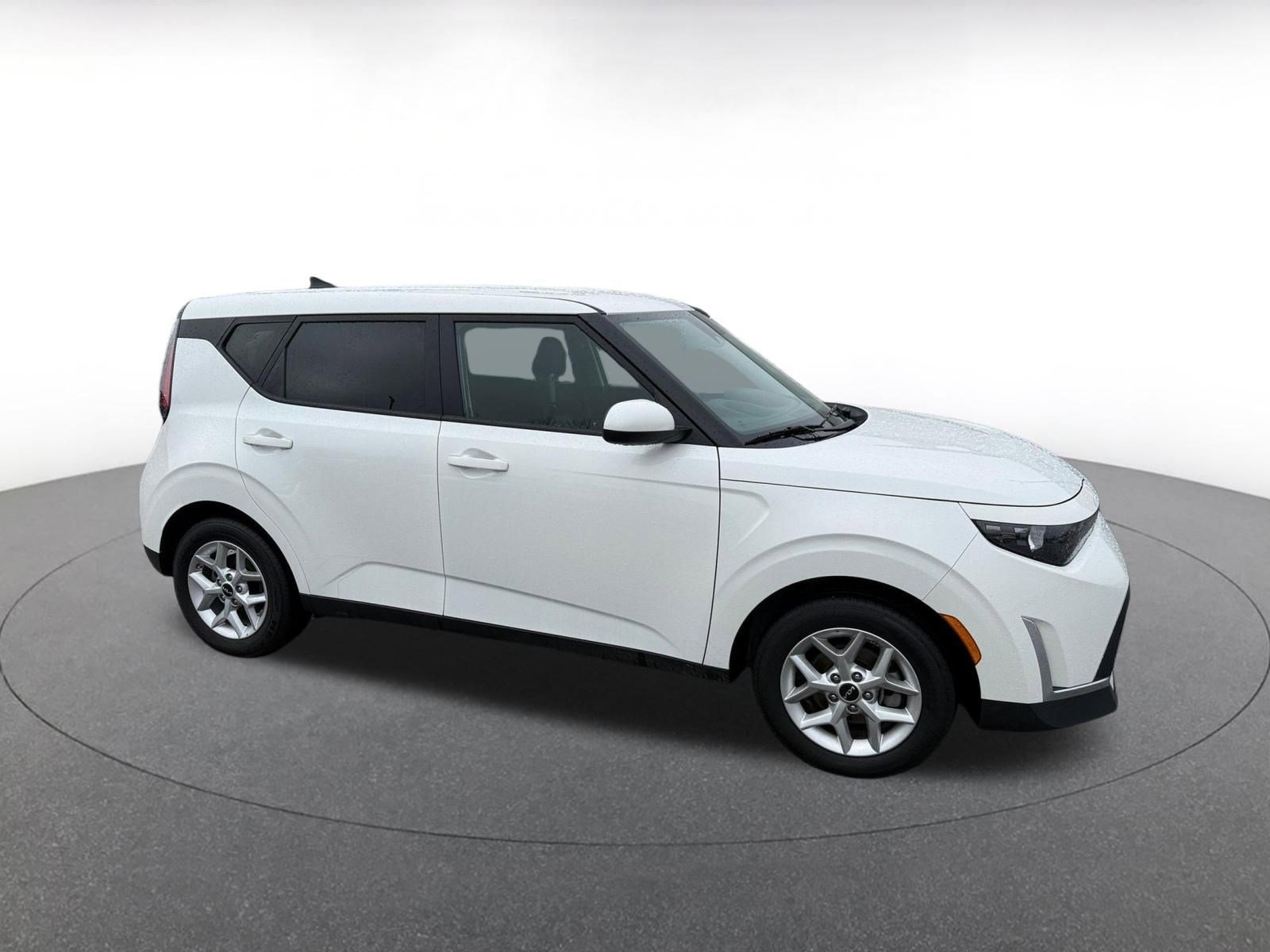 Used 2025 Kia Soul LX w/ LX Technology Package image 1