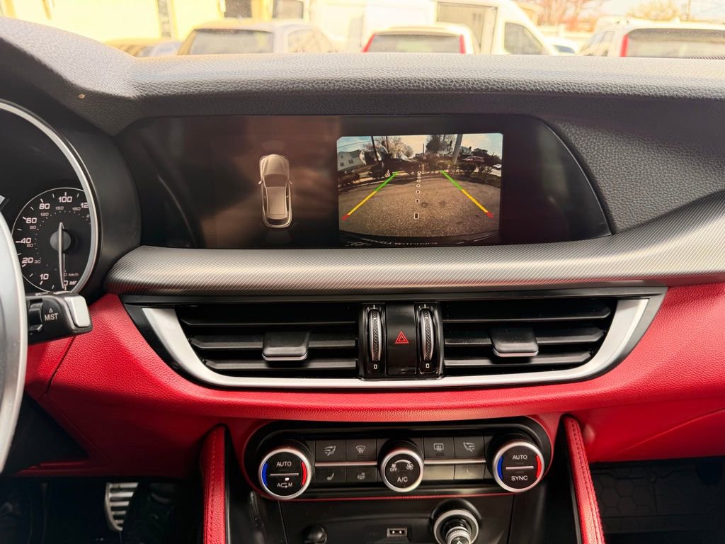 Used 2019 Alfa Romeo Stelvio Sport w/ Quick Order Package 22J Sport AWD/4WD image 17