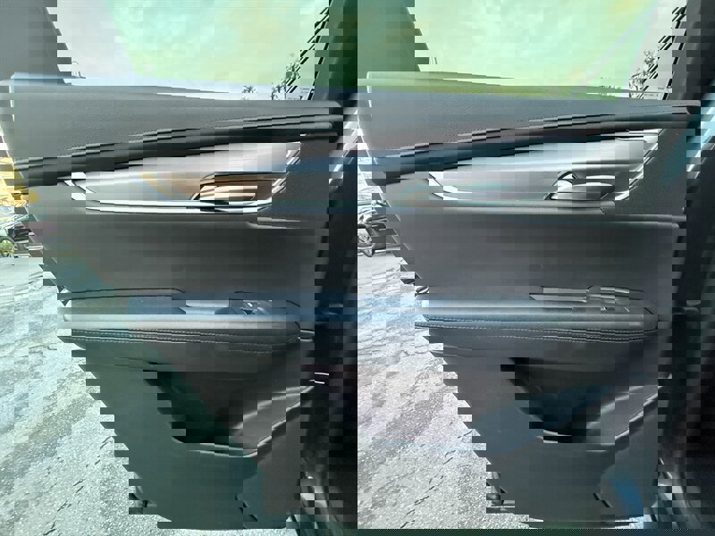 Used 2019 Cadillac XT5 Premium Luxury w/ LPO, Black Ice Package image 22