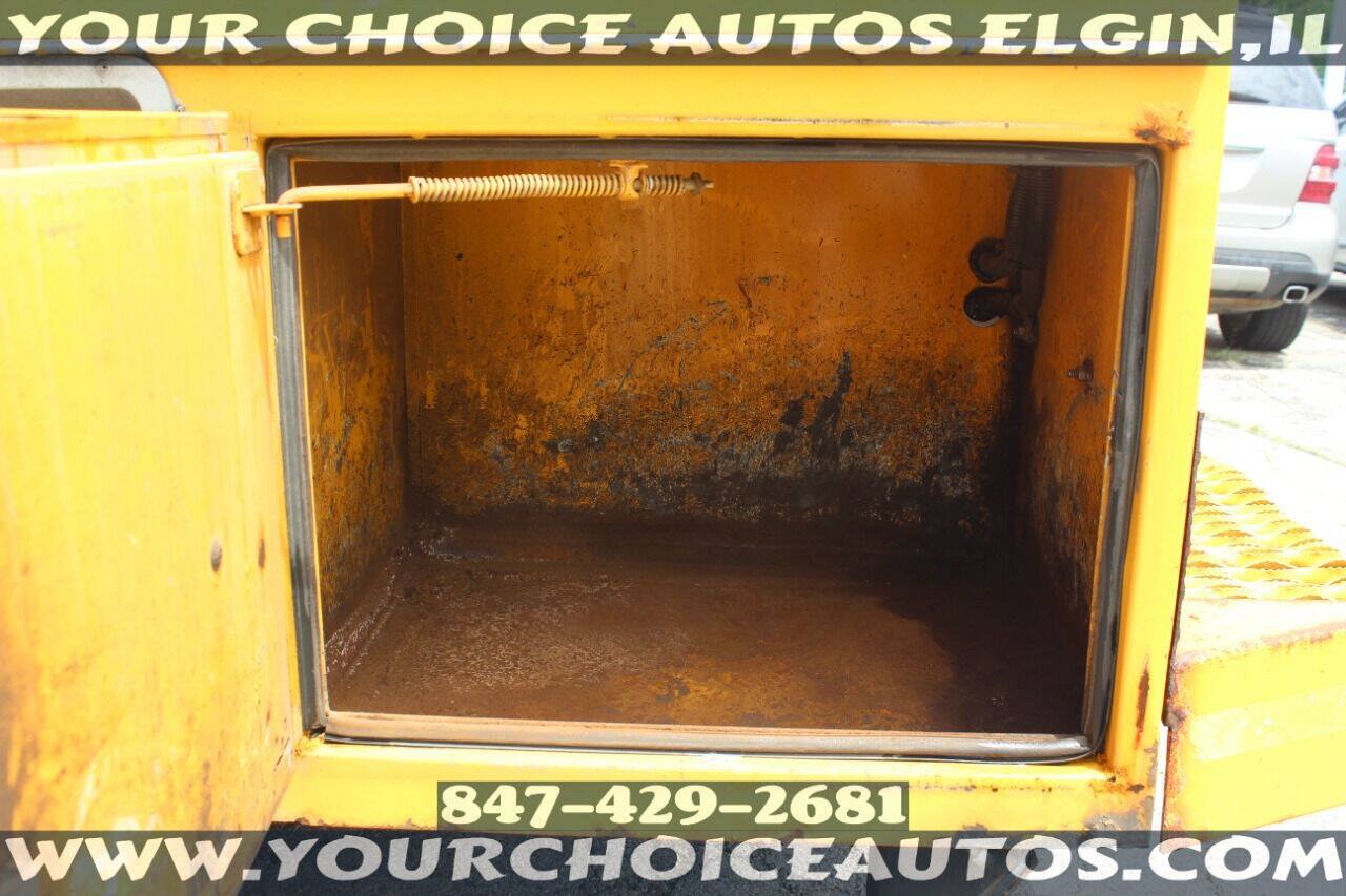 Used 2009 Ford F550 2WD Regular Cab Super Duty image 13