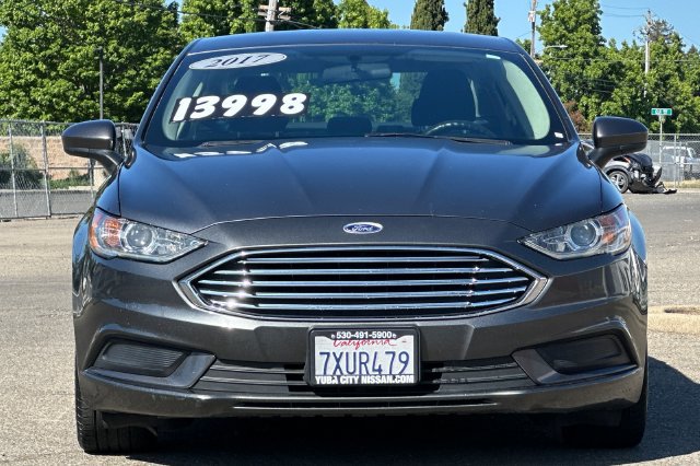 Used 2017 Ford Fusion SE w/ Fusion SE Technology Package FWD image 9