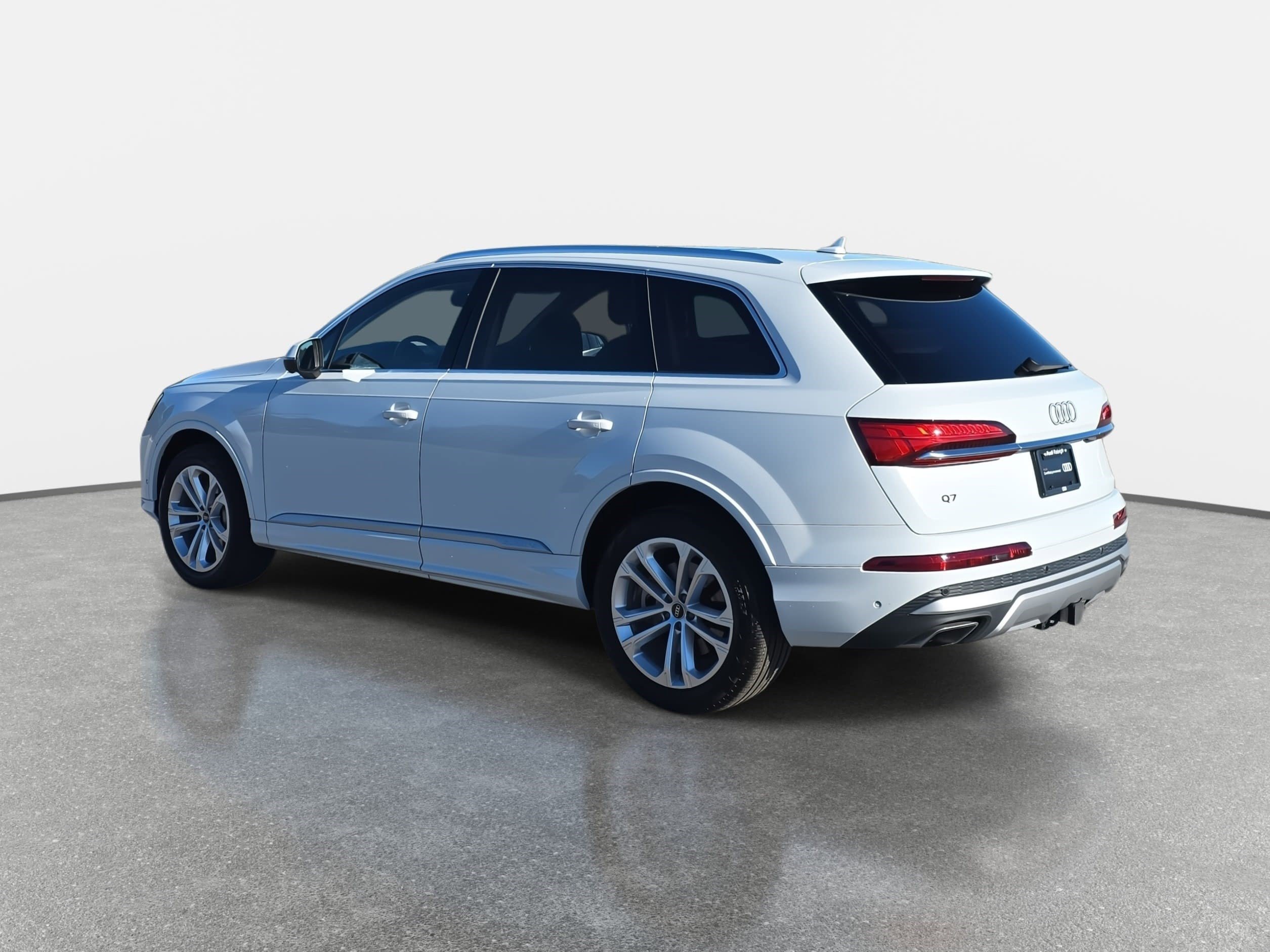Certified 2025 Audi Q7 2.0T Premium Plus image 7