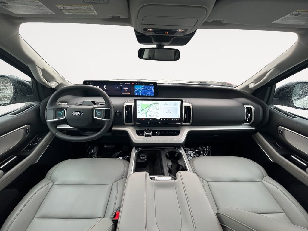 Used 2025 Ford Expedition Active image 13