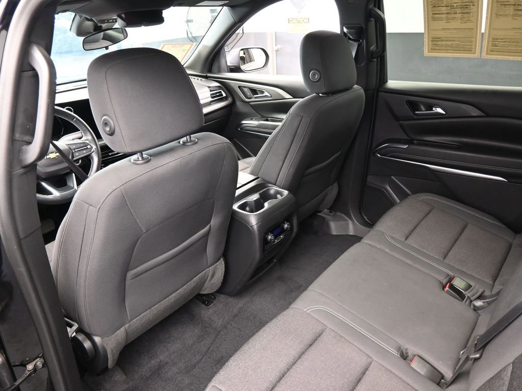 Used 2024 Chevrolet Traverse LS image 39