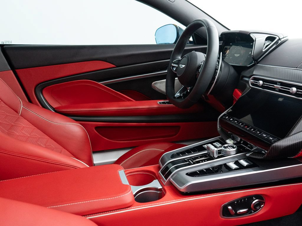 Used 2025 Aston Martin Vanquish RWD image 23
