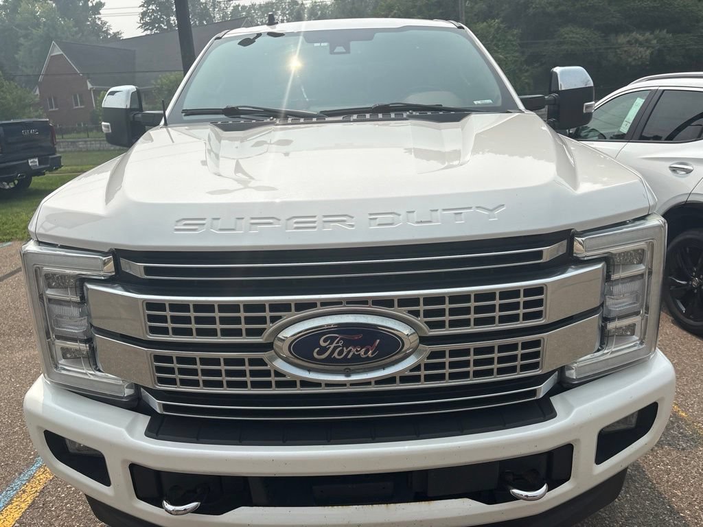 Used 2019 Ford F250 Platinum w/ Platinum Ultimate Package AWD/4WD image 2