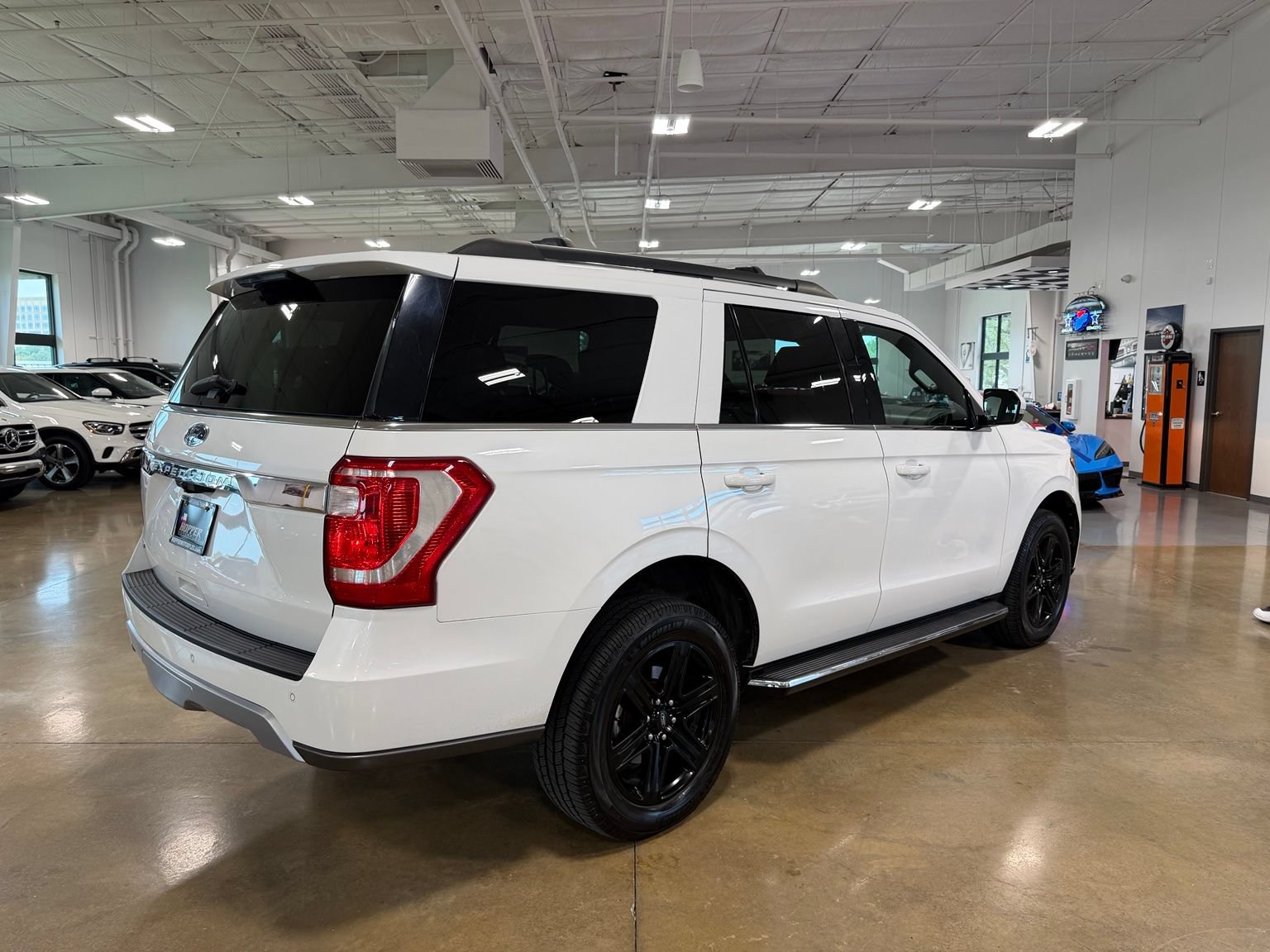 Used 2021 Ford Expedition XLT AWD/4WD image 7