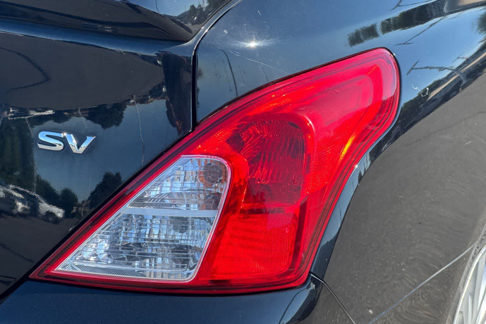 Used 2017 Nissan Versa SV FWD image 27