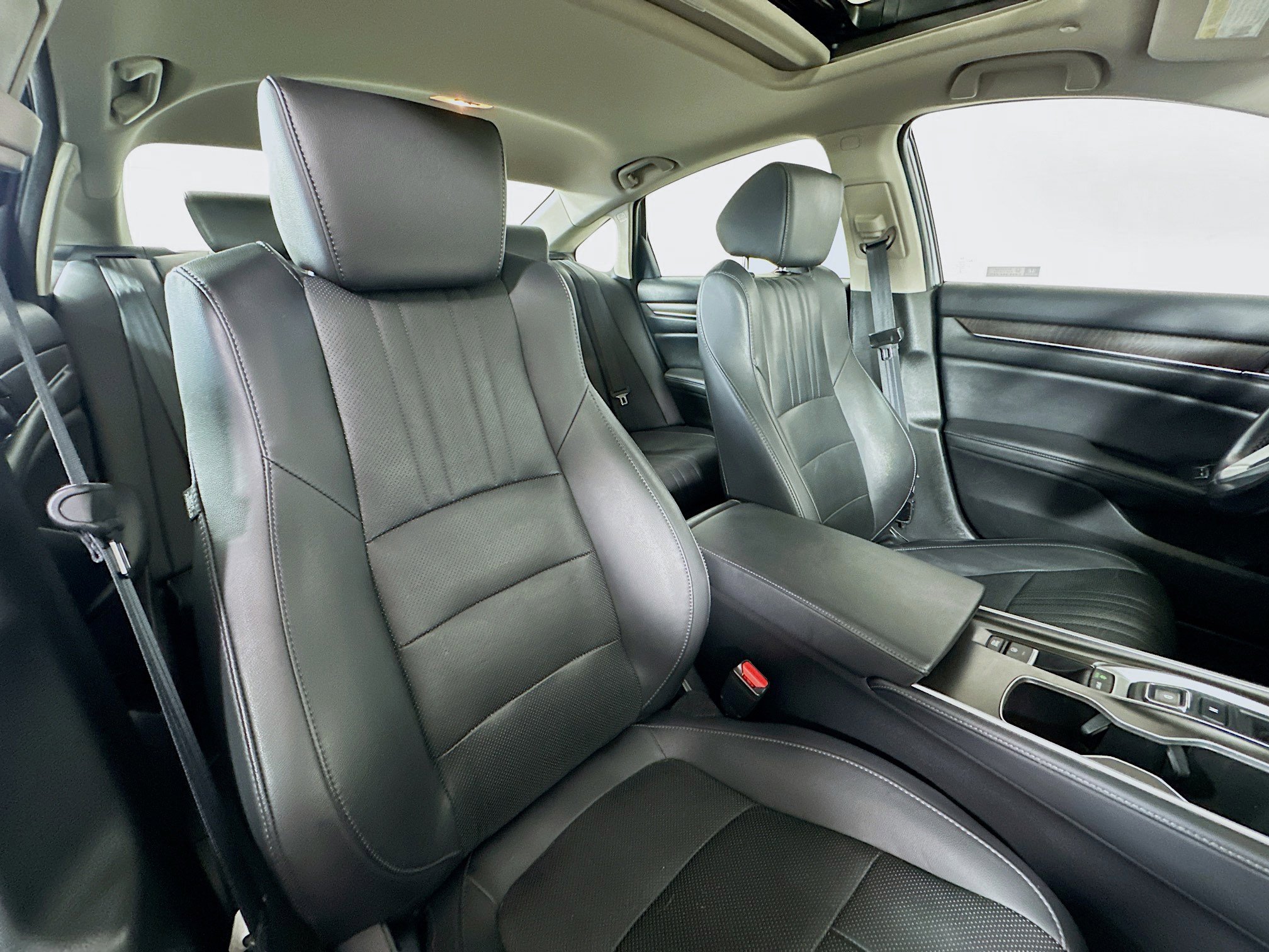 Used 2021 Honda Accord Touring image 27