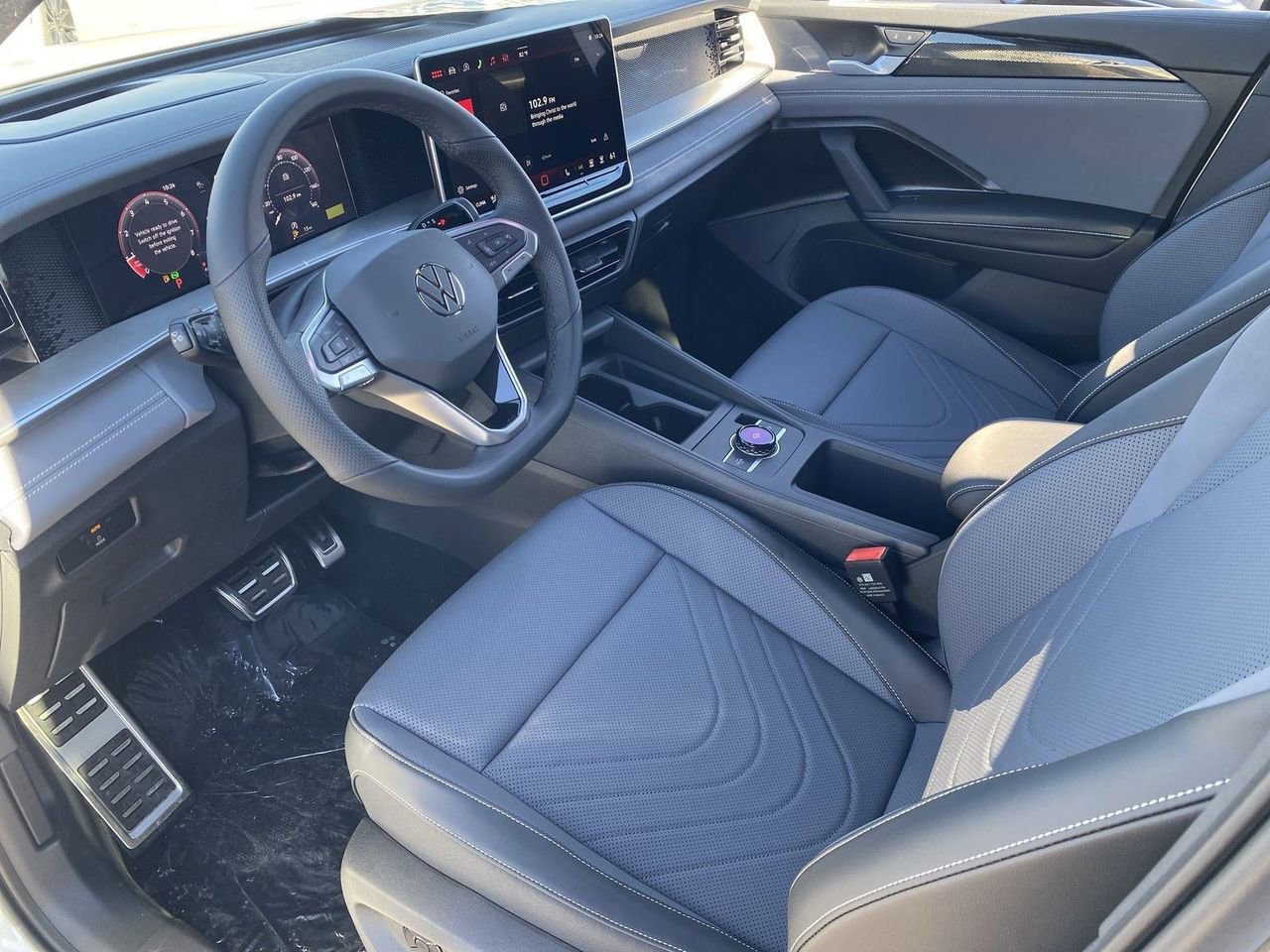 New 2026 Volkswagen Tiguan SE R-Line image 14