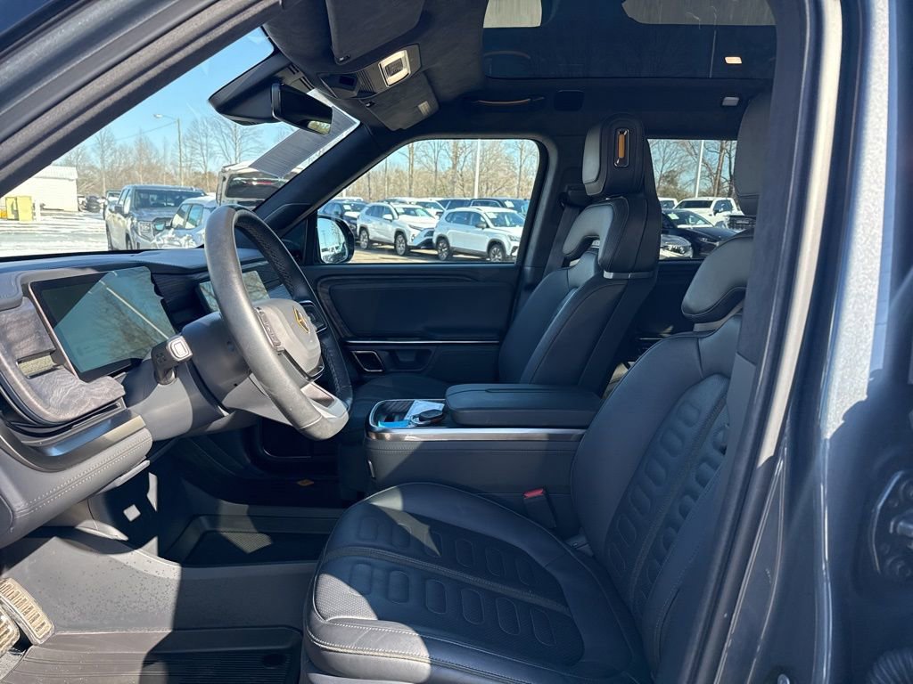 Used 2022 Rivian R1T Adventure image 9