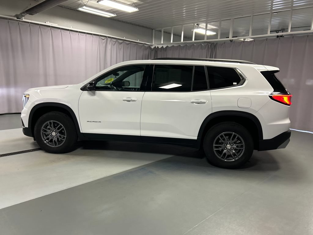 Used 2025 GMC Acadia Elevation FWD image 4