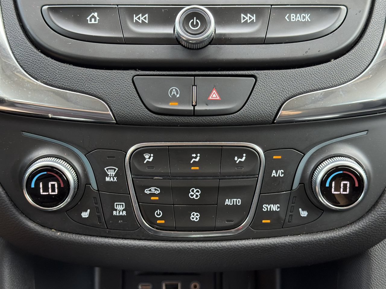 Used 2024 Chevrolet Equinox LT FWD image 6