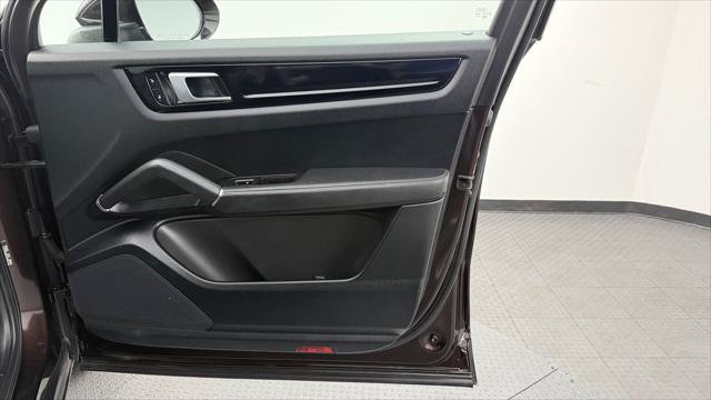 Used 2019 Porsche Cayenne AWD/4WD image 23